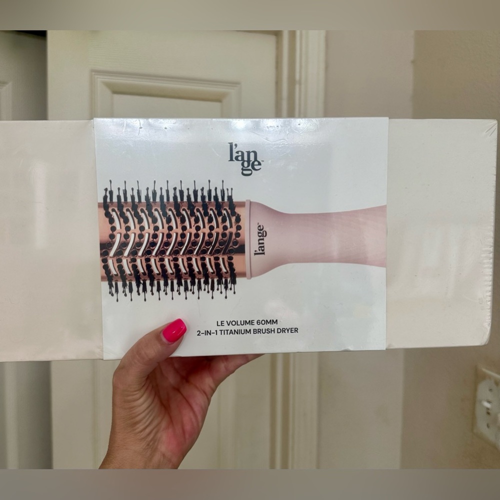 Liange 2-1  Titanium Brush Blow Dryer